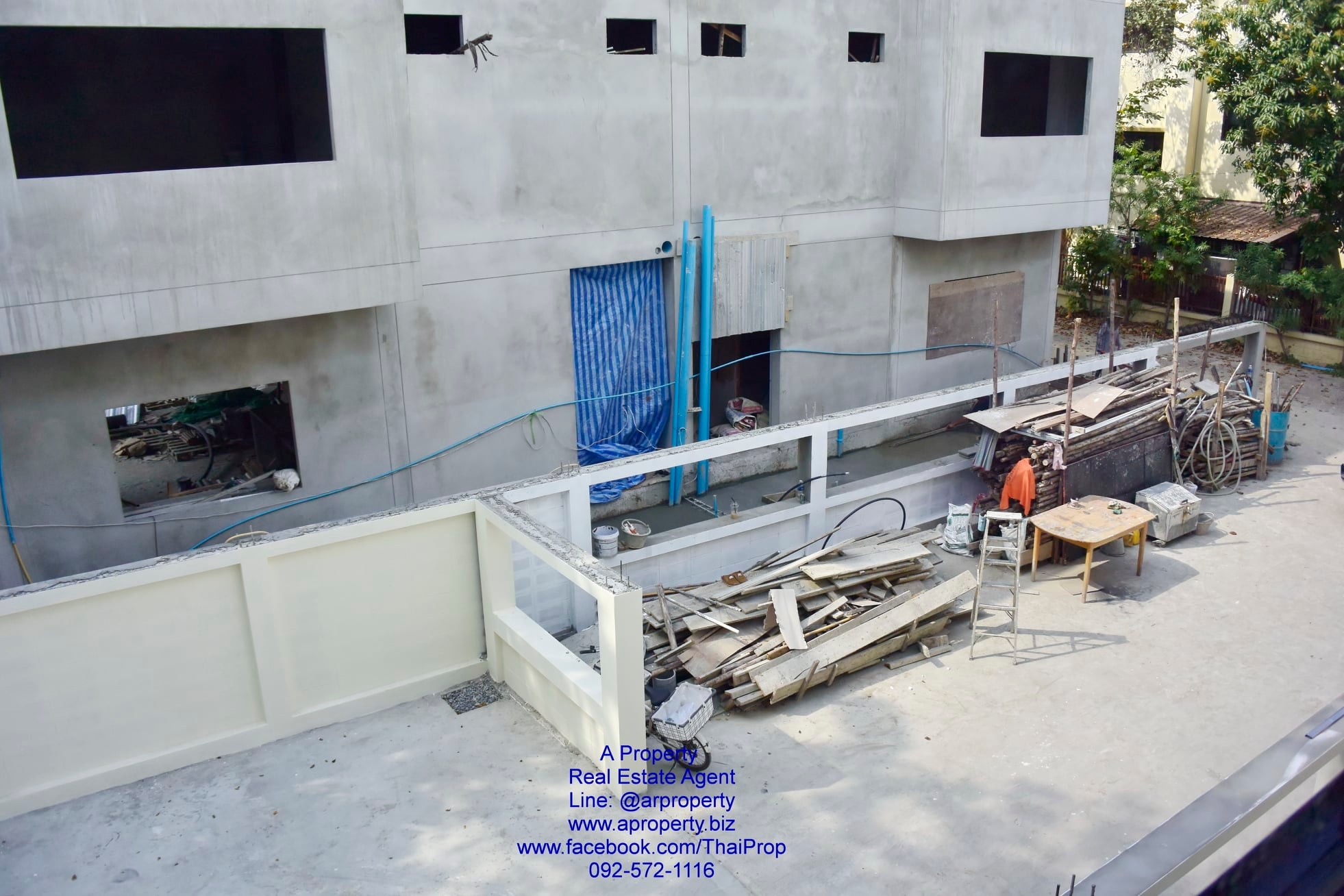 ให้เช่า บ้านแฝด มีดาดฟ้า สร้างใหม่ หลังใหญ่ ใกล้ Central แจ้งวัฒนะ