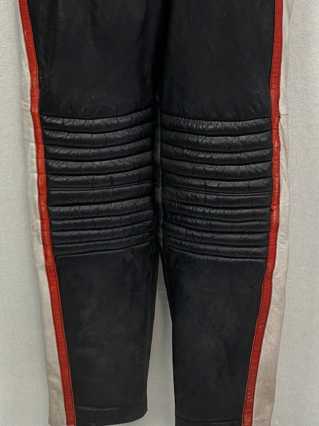 ประเภททรงชุด : Racing suit RCSS 022 (ชุดเลื้อ+กางเกง) : ยี้ห้อ....ไม่มีชื่อ