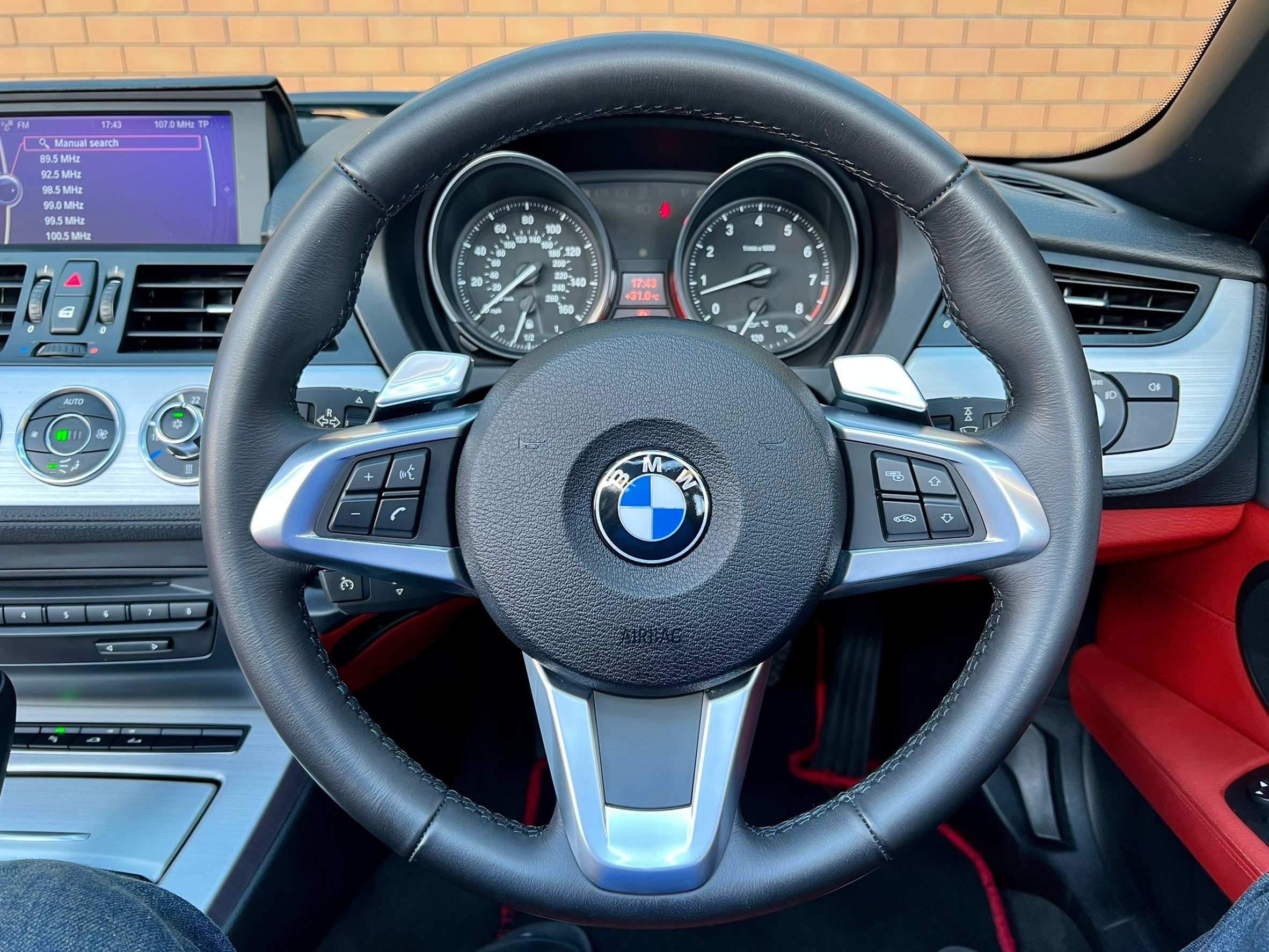 BMW Z4 Roadster sDrive 2.3i ปี 2011