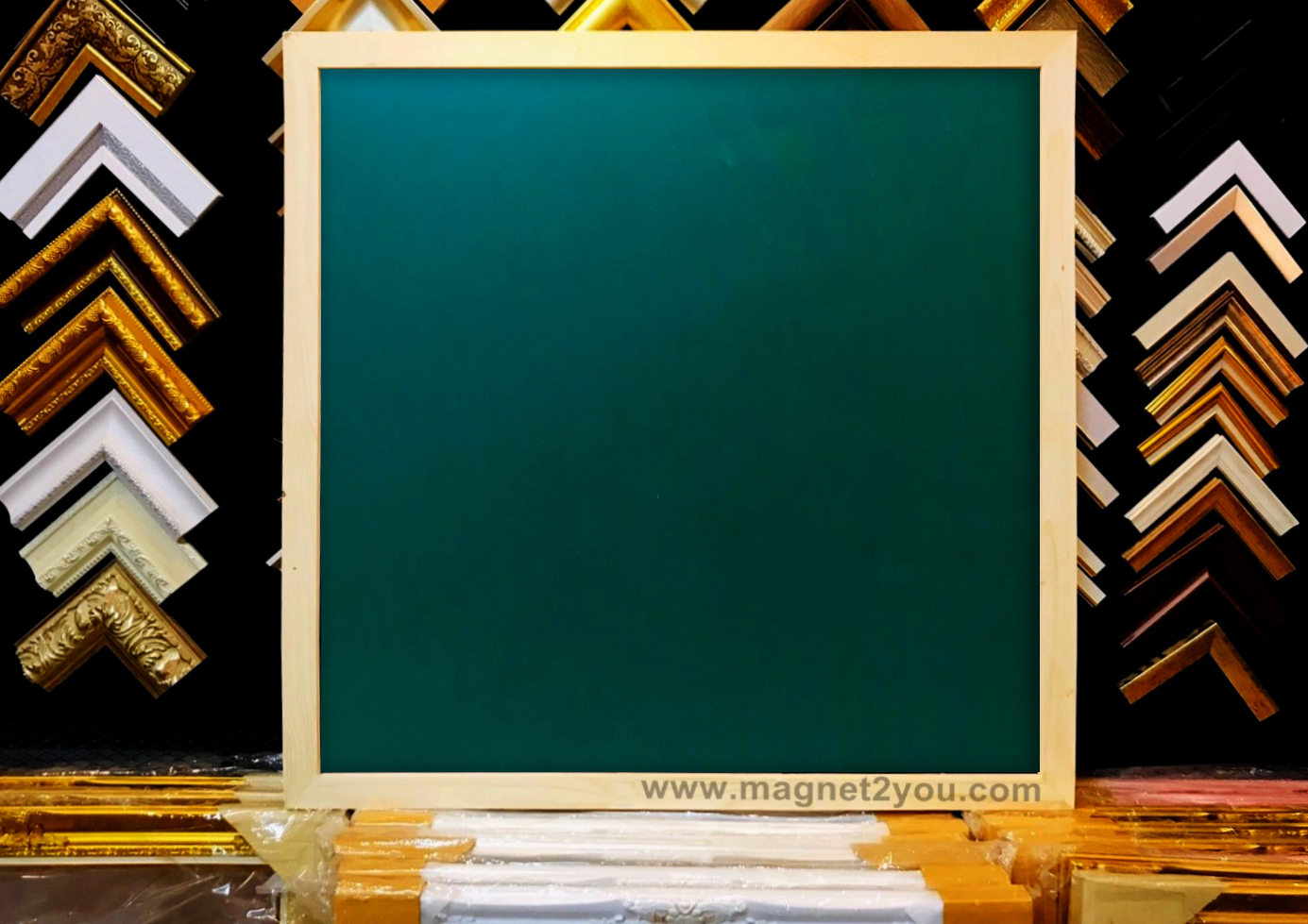 กระดานเขียวแม่เหล็ก 100x100 ติดผนัง กรอบไม้สนเลือกสีได้