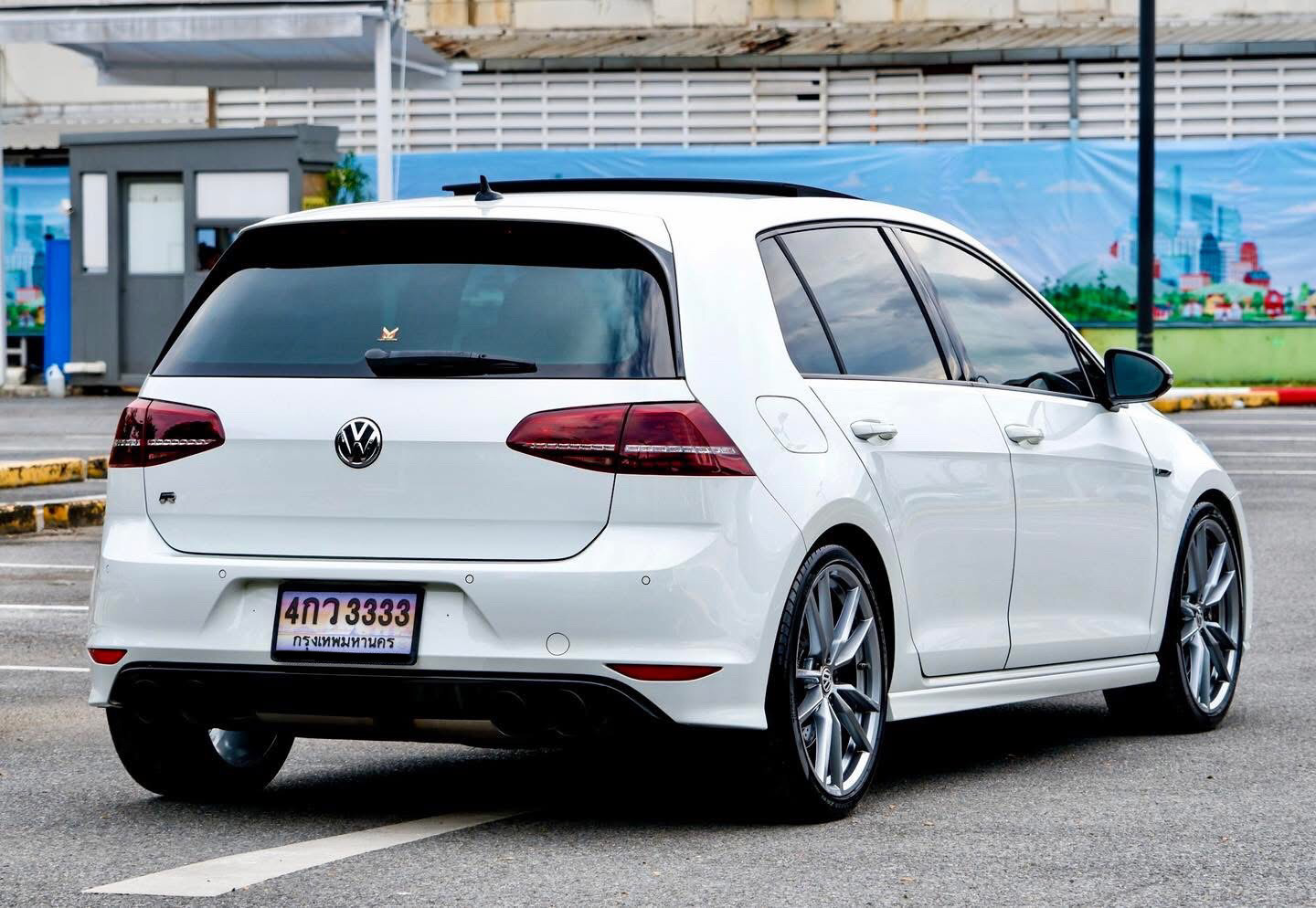 Volkswagen Golf R MK7 2.0 TSI DSG Hatch 5Doors ปี 2015