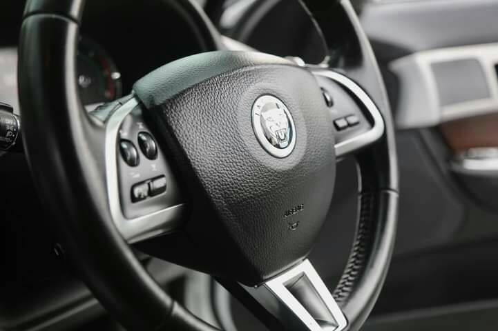 Jaguar XF ปี 2012
