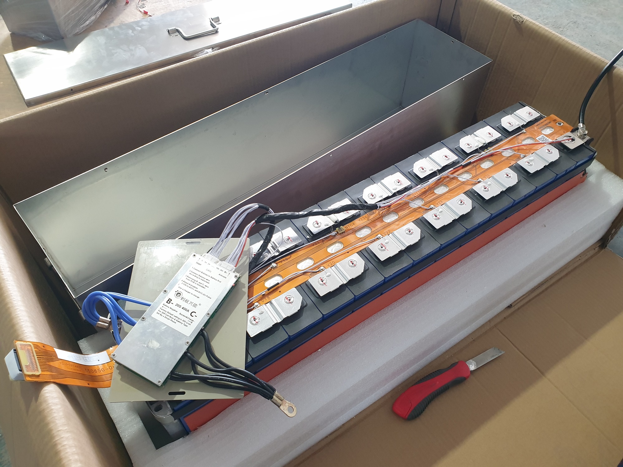 แบตเตอรี่ลิเธียมฟอสเฟส สำหรับโฟล์คลิฟไฟฟ้า แฮนลิฟ 48v 240Ah ใช้ทดแทนแห้ง traction batter 470Ah