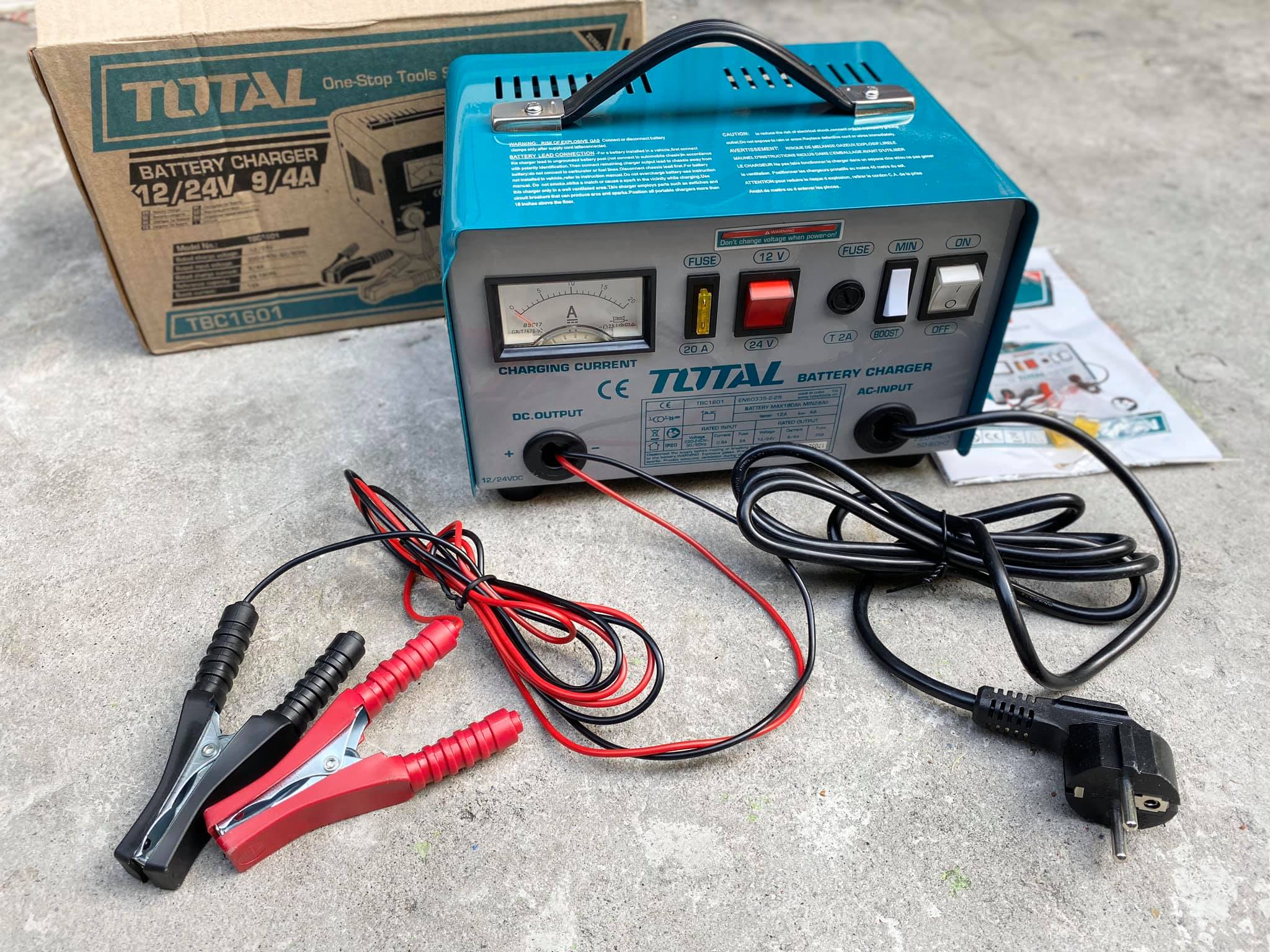 Total เครื่องชาร์จแบตเตอรี่ 12V / 24V 220V