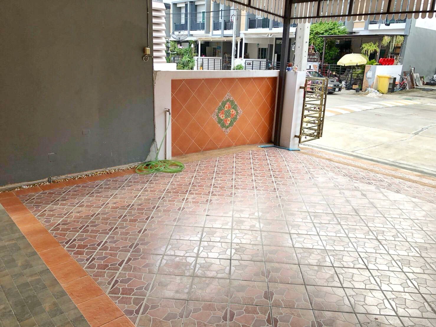 ให้เช่า-ขาย ท/ฮ 2 ชั้น หลังหัวมุม ดอนเมือง-สรงประภา 30