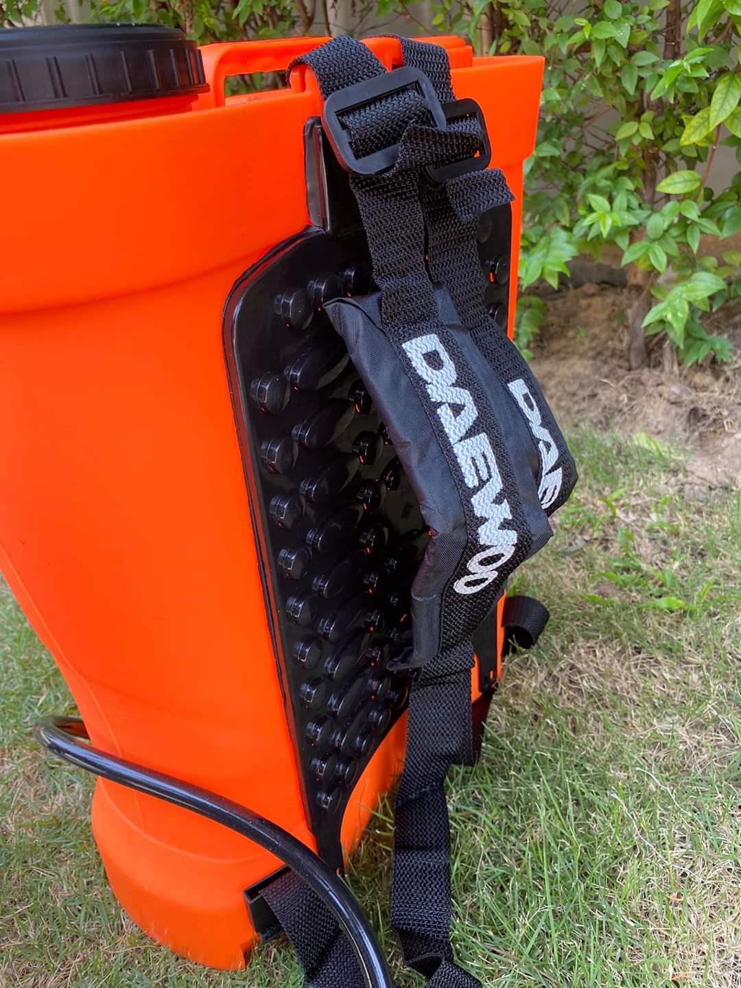 ถังพ่นน้ำยาแบบแบตเตอร์รี่ 16 ลิตร ยี่ห้อ Daewoo งานเกาหลี