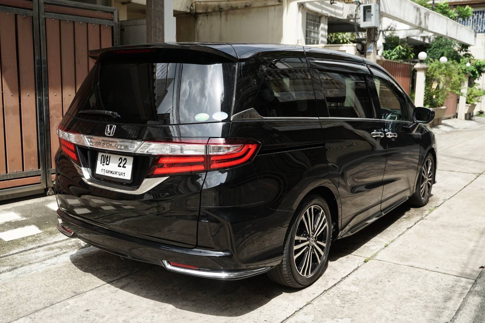 Honda Odyssey Absolute RC1 ปี 2015