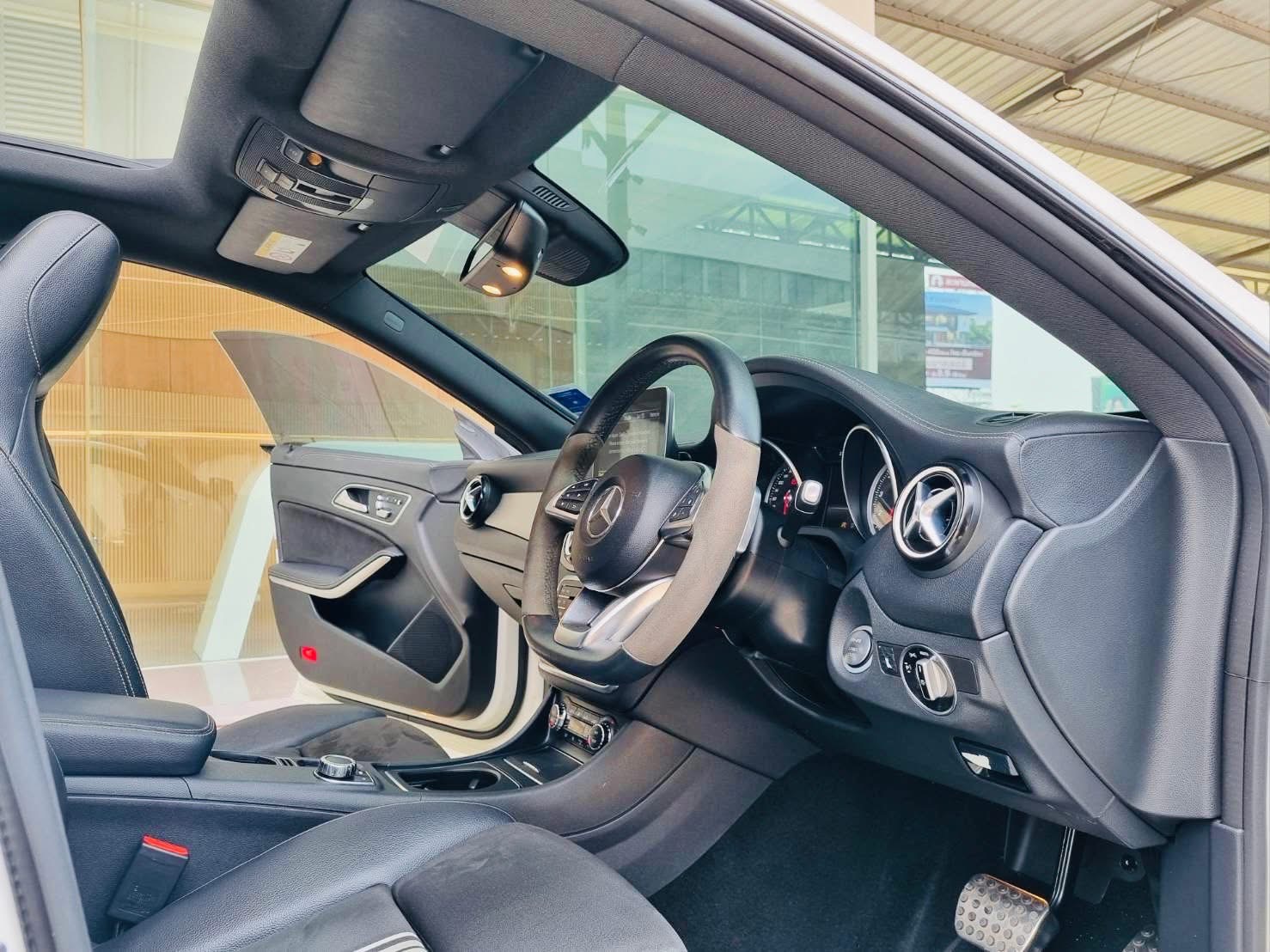Mercesdes Benz CLA250 AMG Dynamic White Art Edition W117 ปี 2019