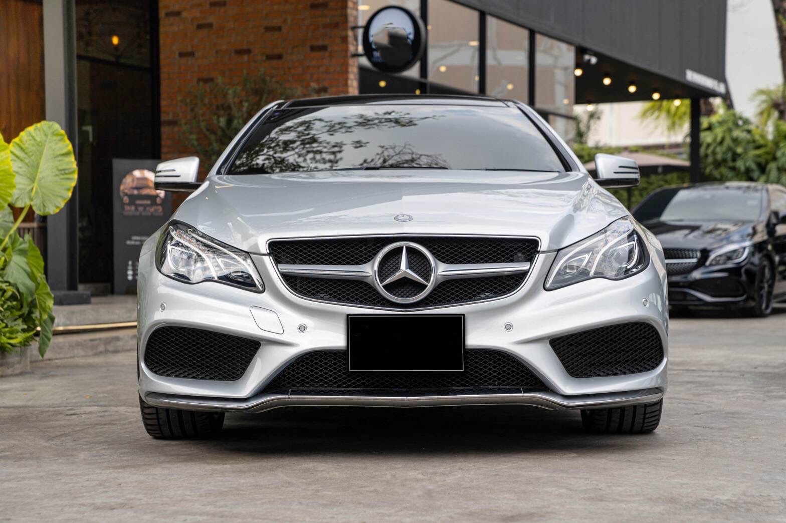 Mercedes Benz E200 Coupe AMG สีบรอนซ์ W207 facelift ปี 2015