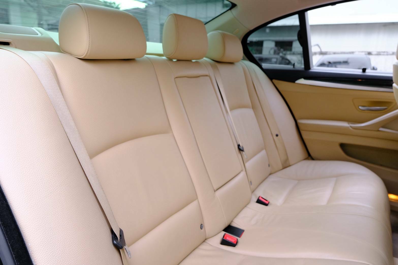 BMW 523i โฉม F10 ปี 2012