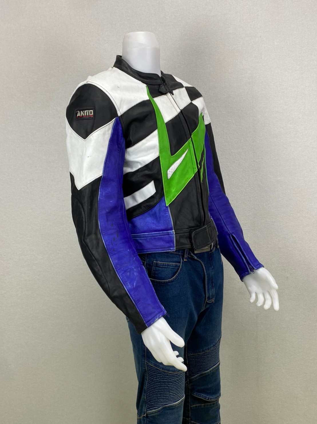 เสื้อการ์ดสำหรับขี่มอเตอร์ไซด์( มือสอง) RCSS 033: อก 42" ยาว 22" ** AKITO **