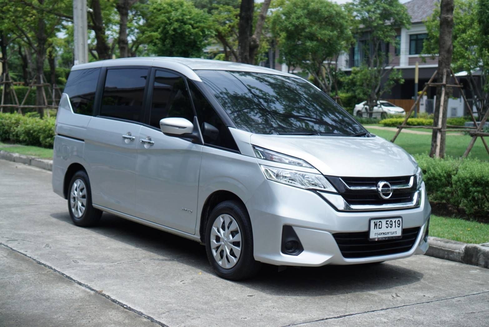 Nissan Serena 2.0 X ปี 2018