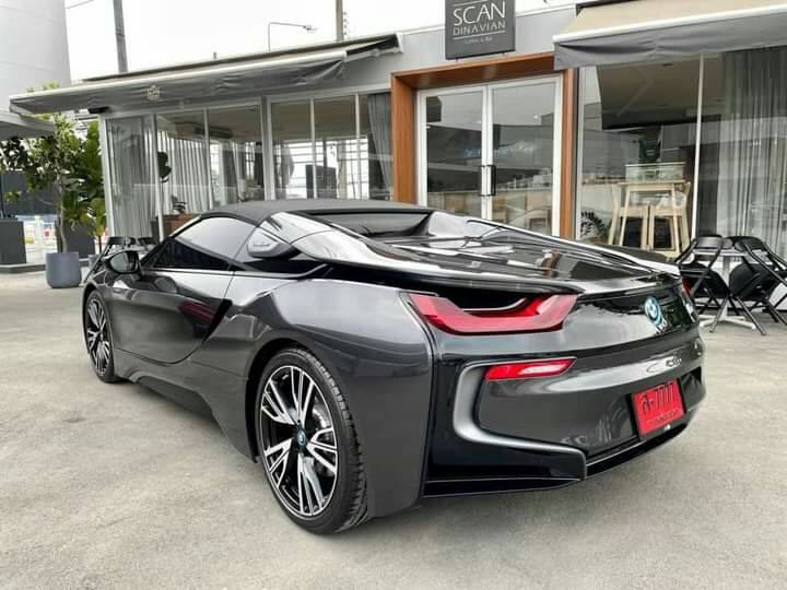 BMW i8 Roadster ปี 2021