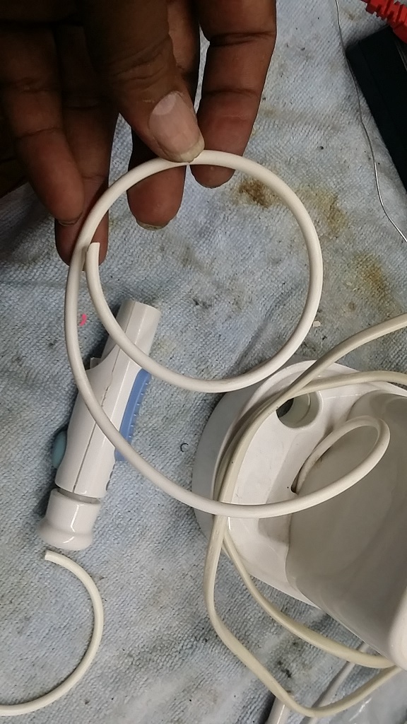 ซ่อมเครื่องทำความสะอาดฟัน ยี่ห้อ WATERPIK รุ่น WP-100W อาการน้ำไม่ออก