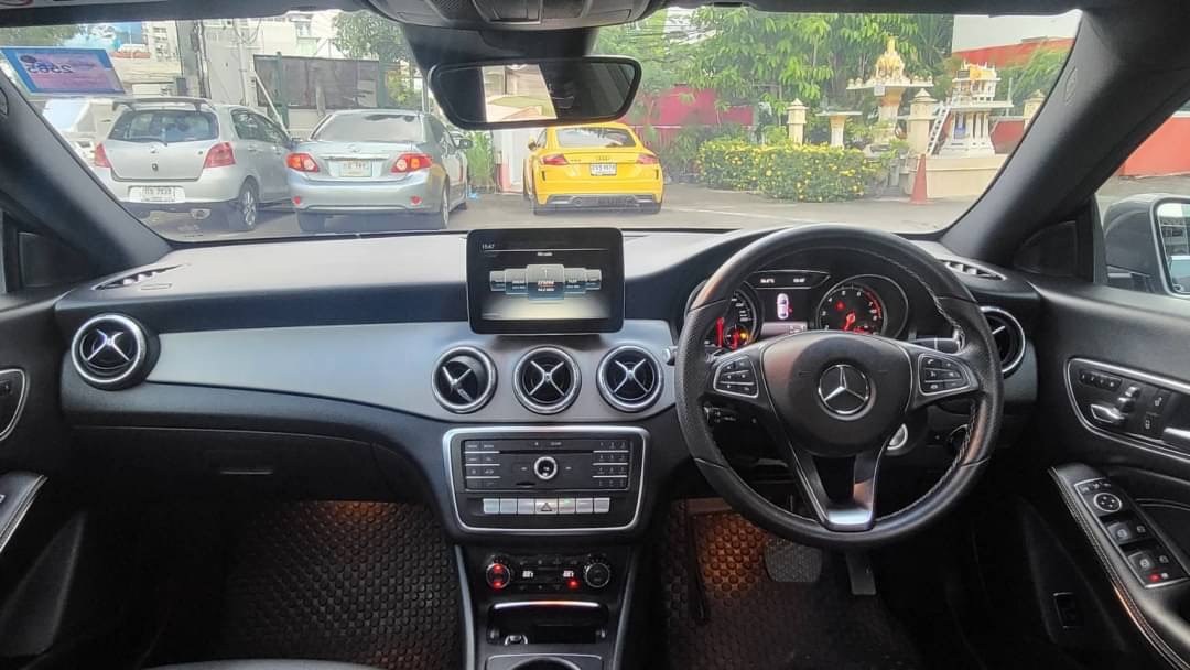 Mercedes Benz Cla200 ปี 2018