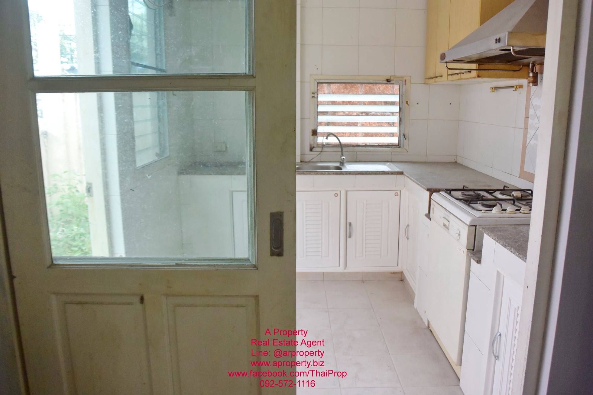 ขาย บ้านเดี่ยว หลังมุม ติดถนนสุขาภิบาล 5 ( ขายแล้ว )