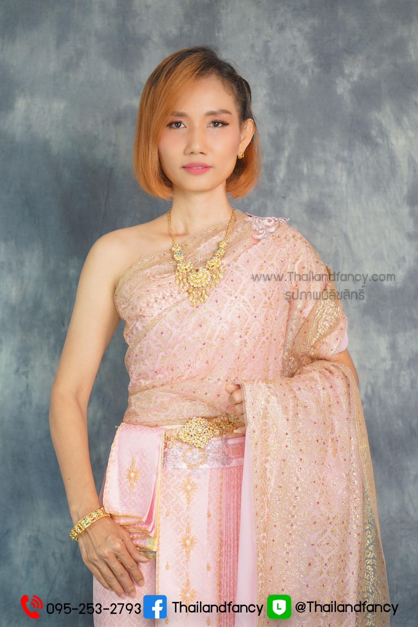 ชุดไทยจักรี ชุดไทยย้อนยุค ชุดไทยประยุกต์ ชุดไทยสีพาสเทล ชุดไทยผู้หญิงสีชมพู ชุดไทยเจ้าสาวสไบผ้าชีฟองลายไทยสีชมพูผ้าถุงจีบหน้านาง 9 ชั้น
