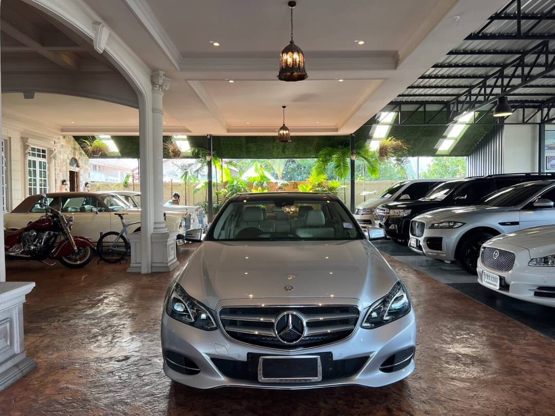 Mercedes Benz E200 Saloon MinorChange ปี 2014