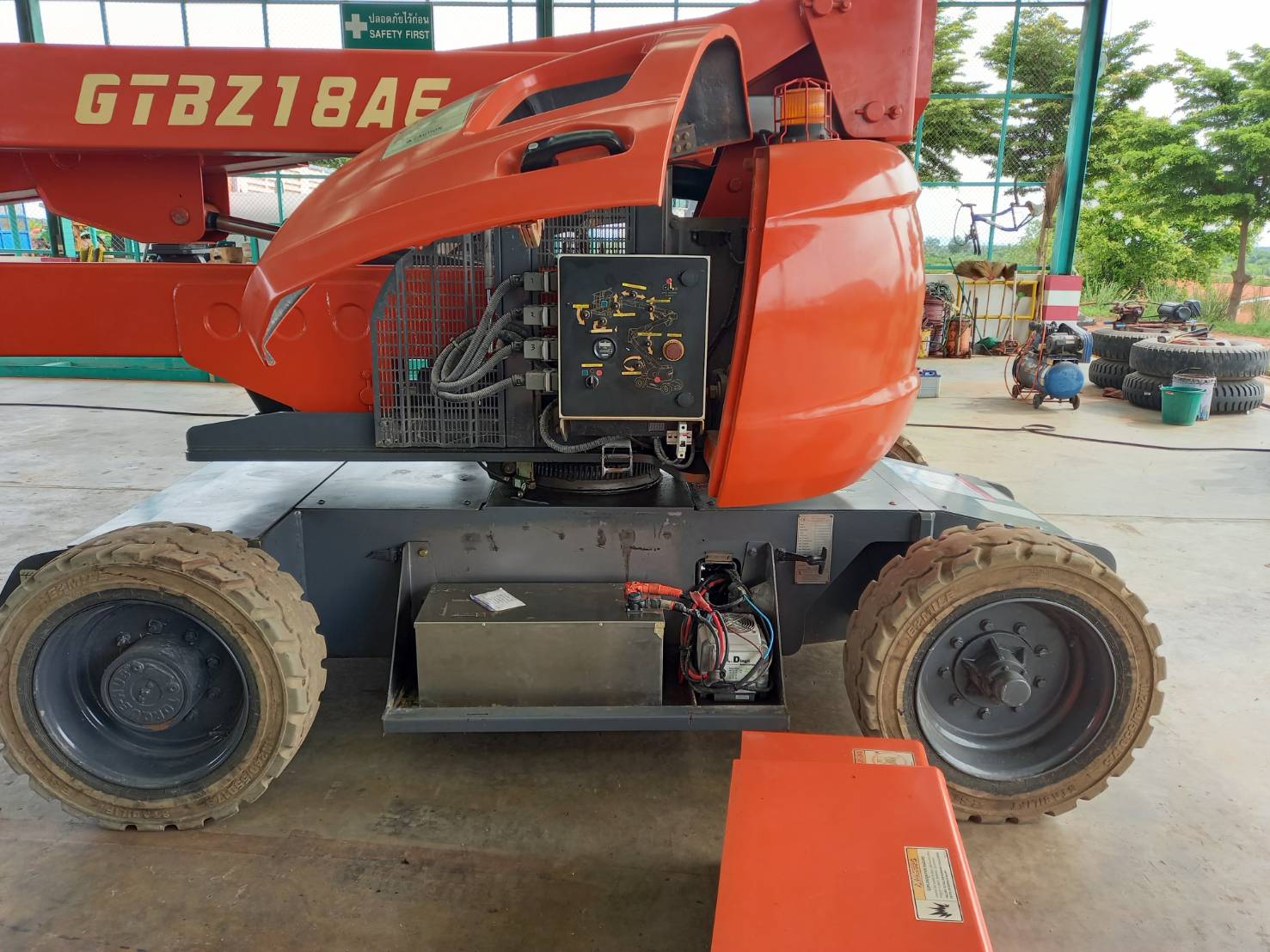 แบตเตอรี่ลิเธียมประกอบตามสั่ง OEM รถยกไฟฟ้า เครื่องจักร รถกอล์ฟ รถไฟฟ้า