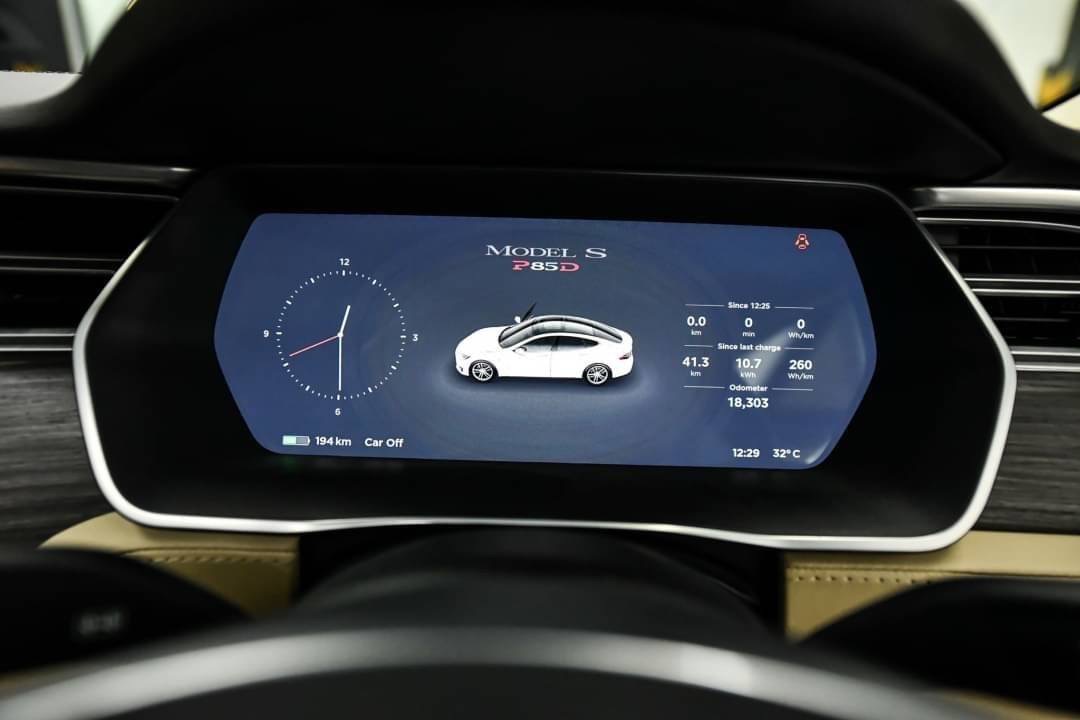 TESLA MODEL S P85D ปี 2015