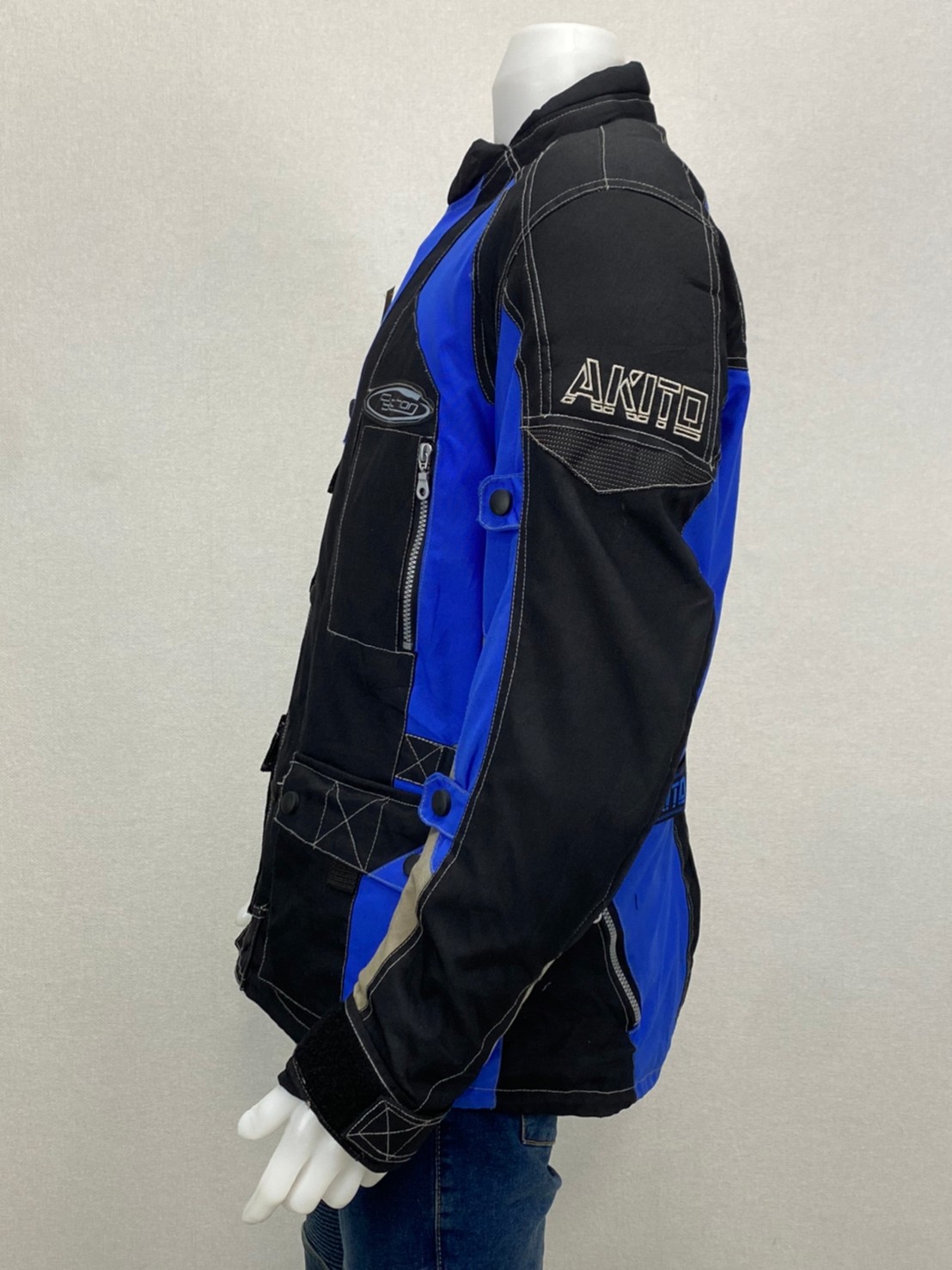 เสื้อขี่มอเตอร์ไซด์( มือสอง) RCTA 188 อก 52" ยาว 29" ยี่ห้อ**AKITO**