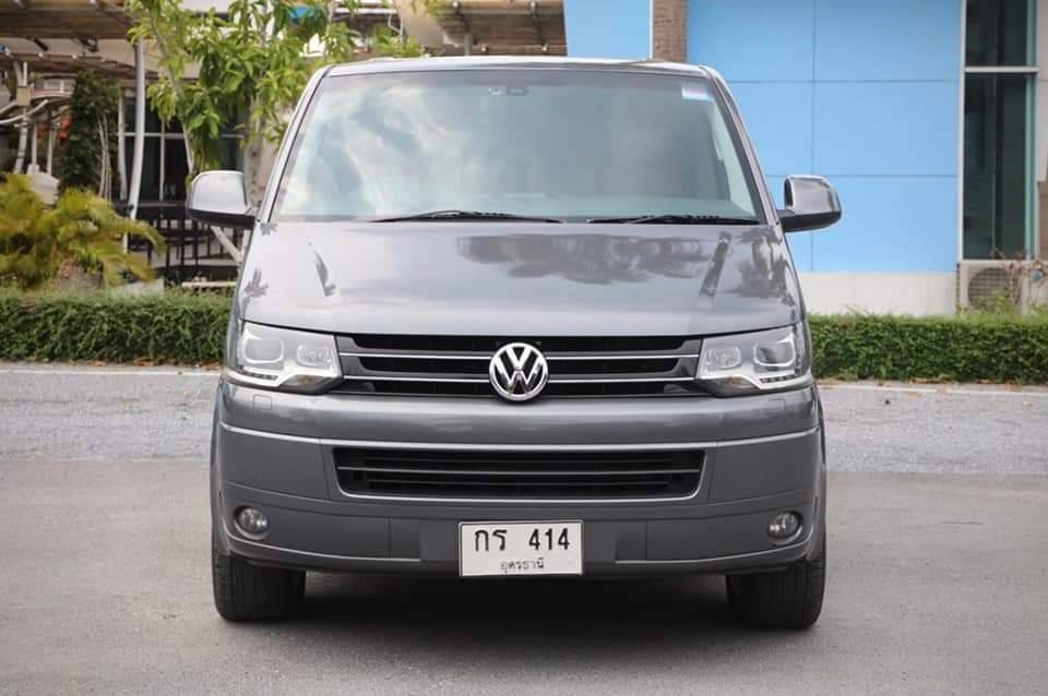 Volkswagen Caravelle สีเทาเข้ม ปี 2013