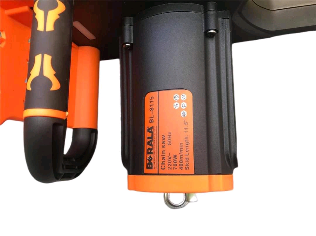 เลื่อยโซ่ไฟฟ้า เลื่อยไฟฟ้า ยี่ห้อ Berala 700W รุ่น BL-8115