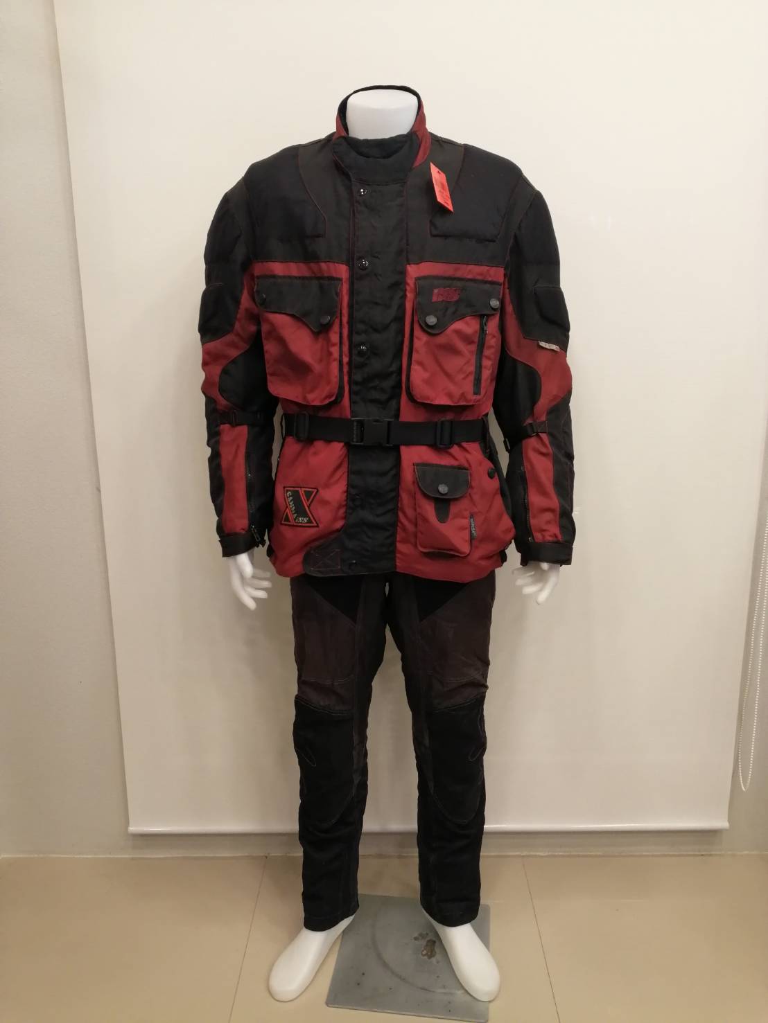 เสื้อขี่มอเตอร์ไซด์( มือสอง) RCT 208 ขนาด : อก 54" ยาว 31" **ยี่ห้อ IXS**