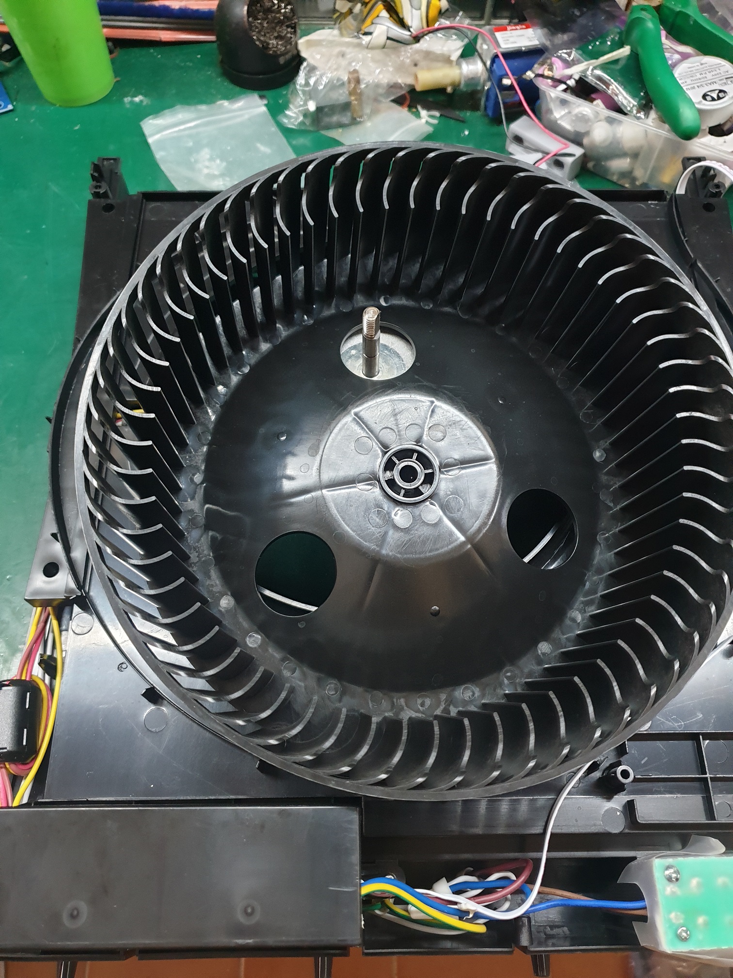 ล้างเครื่องฟอกอากาศ ยี่ห้อ STADLER FORM รุ่น Roger R-011