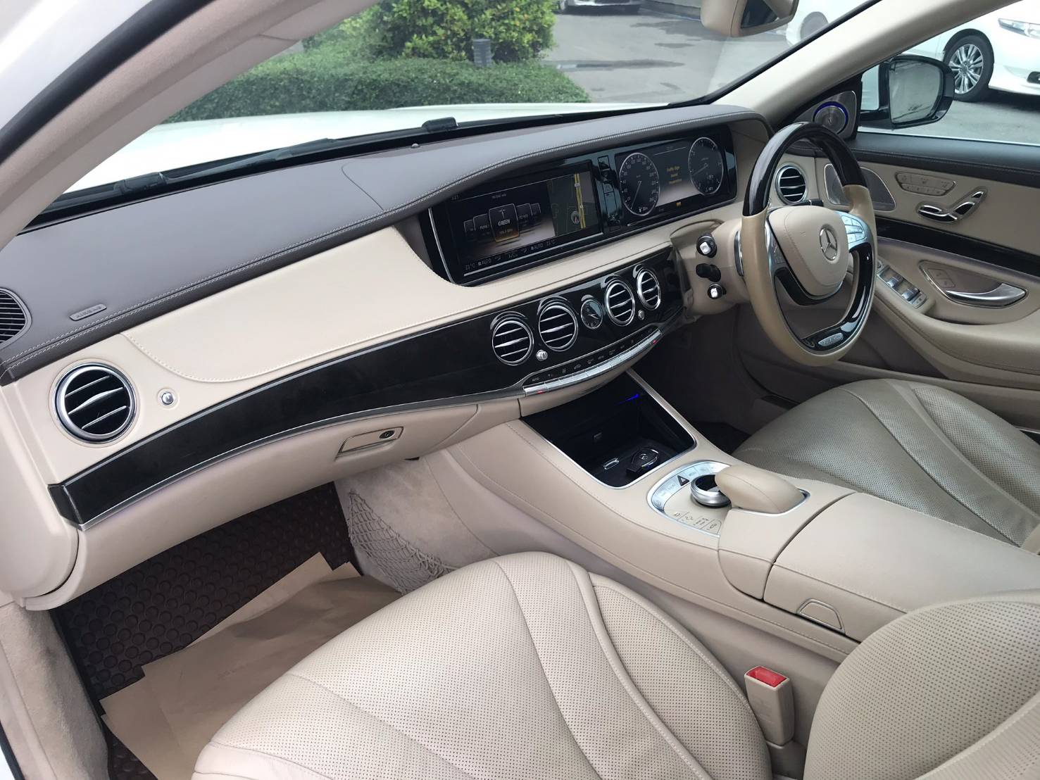 Mercedes Benz S350 d 3.0 W222 AMG Dynamic สีขาว daimond white-metallic ปี 2015