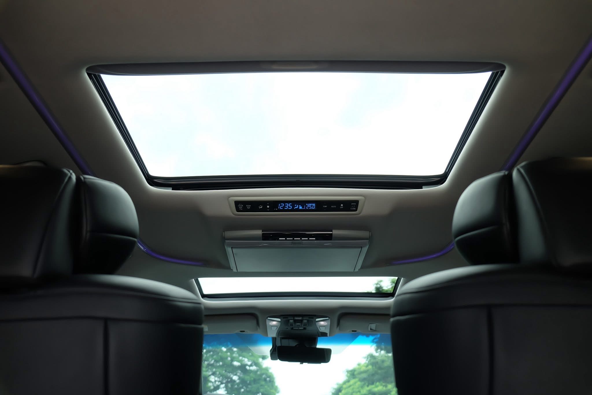 Toyota Alphard 2.5 SC Package ปี 2019