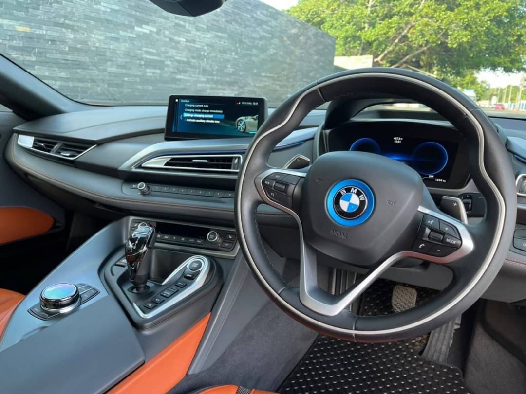 BMW I8 roadster ปี 2019