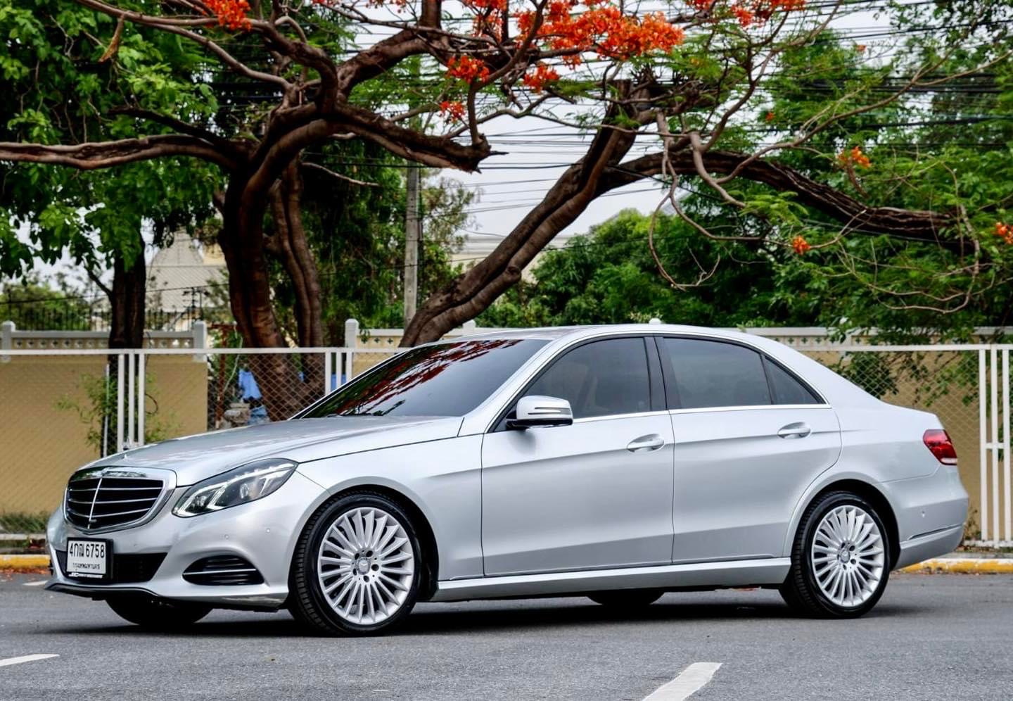 Benz W212 E300 Diesel Bluetec Hybrid Executive Fulloption ปี 2015