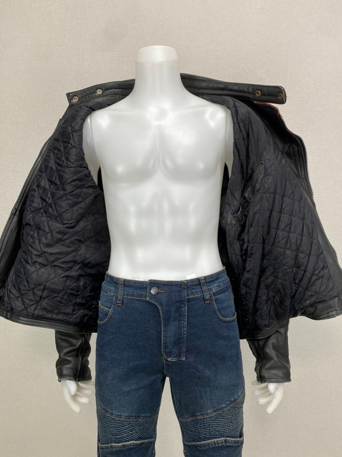 เสื้อการ์ดสำหรับขี่มอเตอร์ไซด์( มือสอง) RCSS 008: อก 46-48" ยาว 25" (ไม่มีการ์ด)