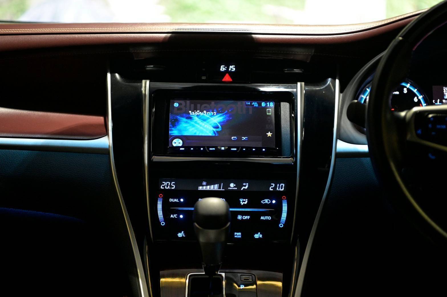 TOYOTA HARRIER 2.0 เบนซิน ปี 2014