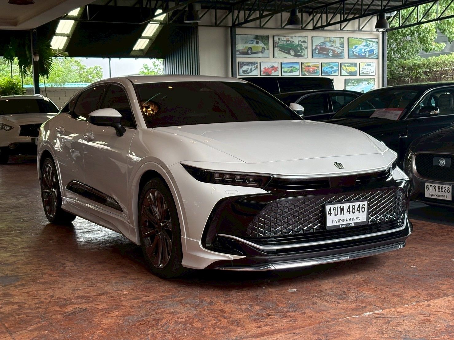 Toyota Crown Hybrid Crossover ปี 2023