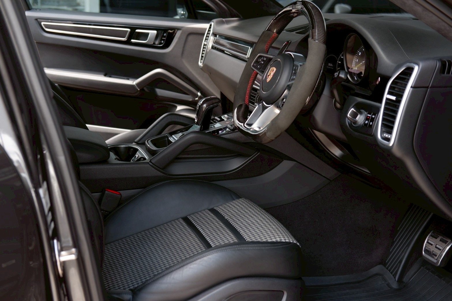 Porsche Cayenne E-Hybrid Coupe Lightweight ปี 2020