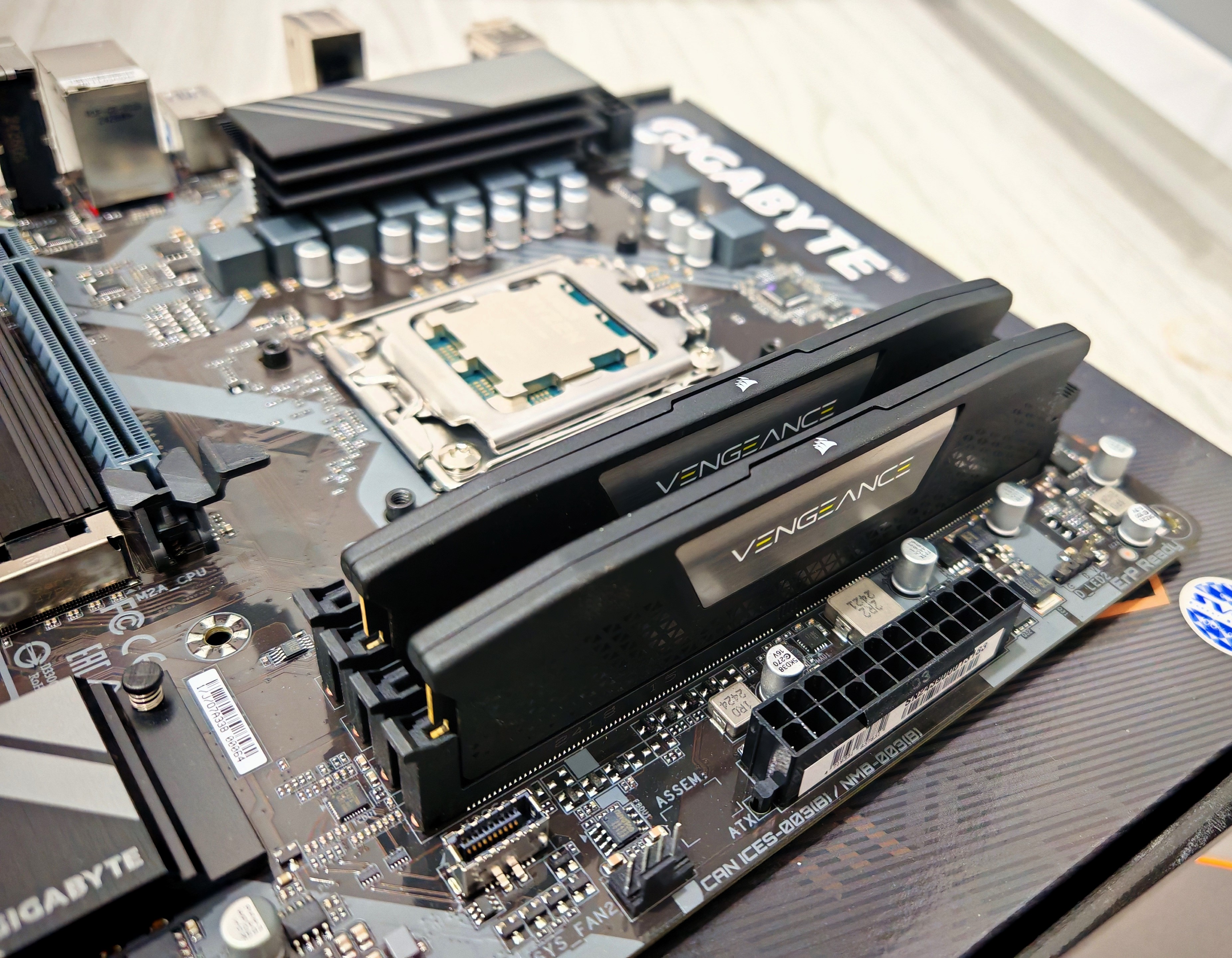 เซ็ตมัดรวม บอร์ด B650M + Ryzen 5 7600 + DDR5 32GB(16*2)/5200