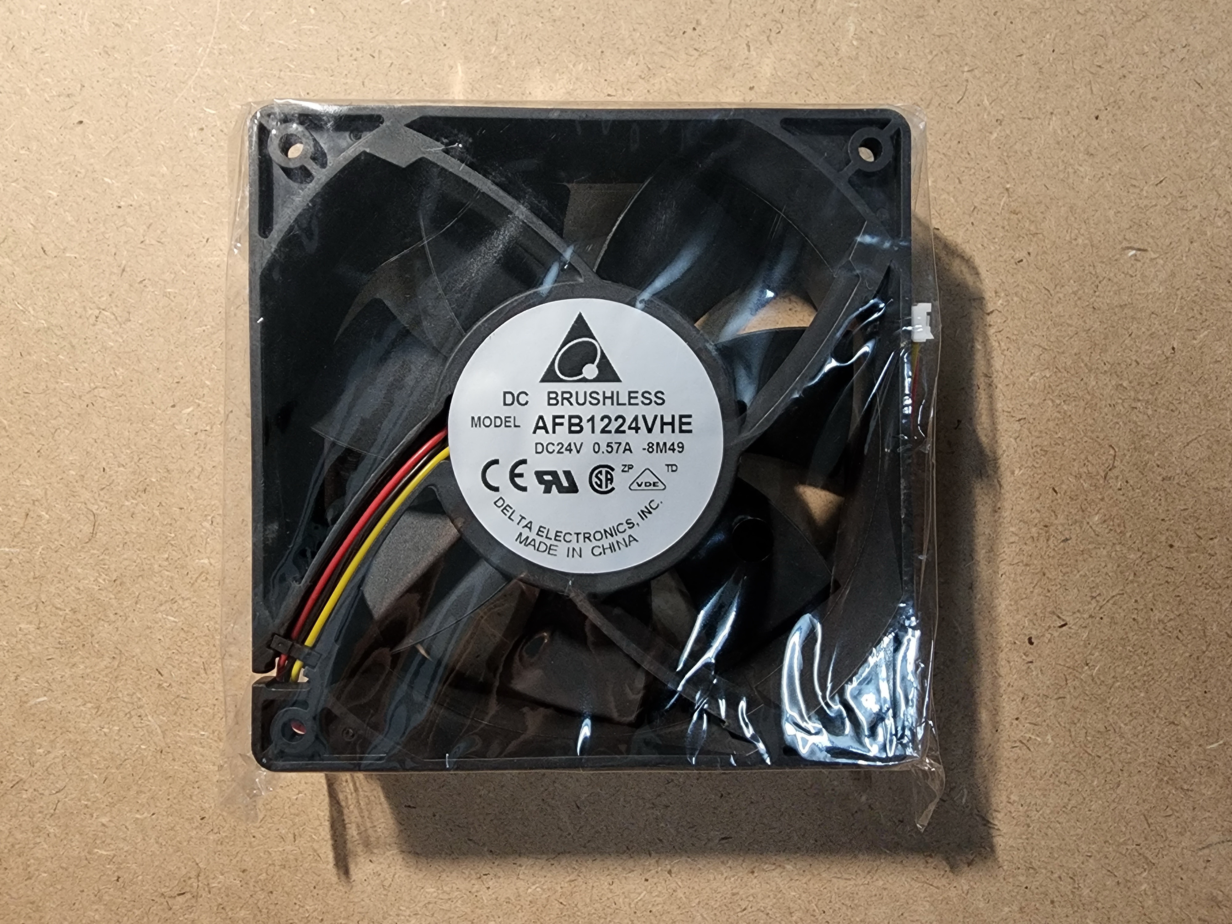 พัดลมระบายความร้อน พัดลม Delta 12V 24V 220V 230V