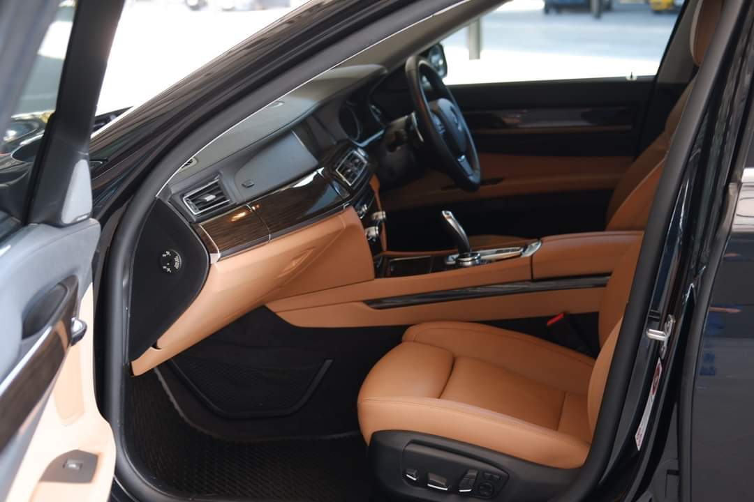 BMW 730Ld LCi Diesel 3,000 cc 6สูบ Twin turbo ปี 2014