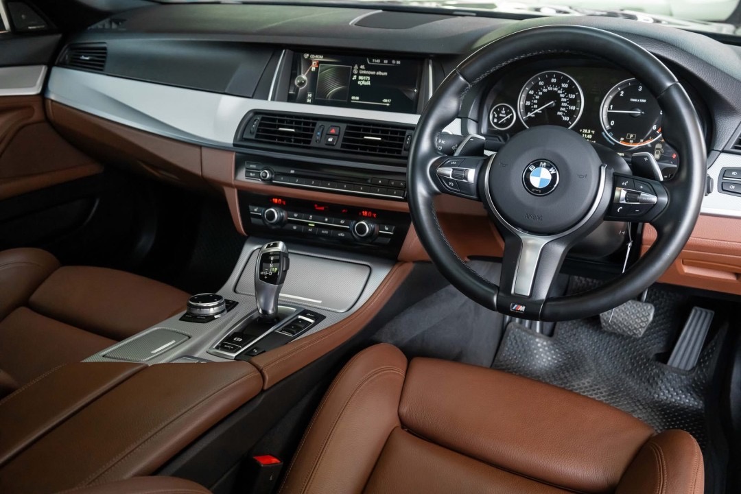Bmw 520d Lci touring Lci แท้ๆ ปี 2015
