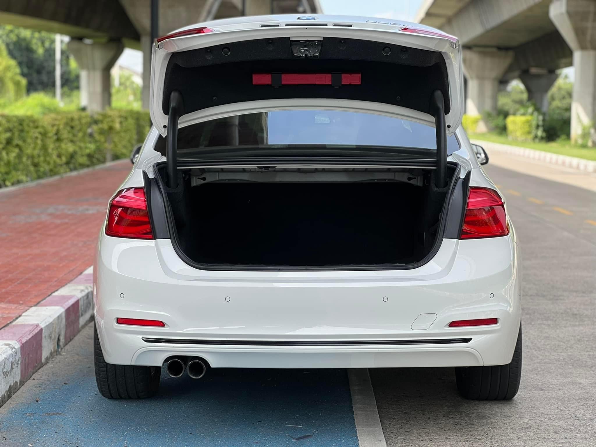 BMW 320d Sport 2.0 F30 *LCI* ปี 2016