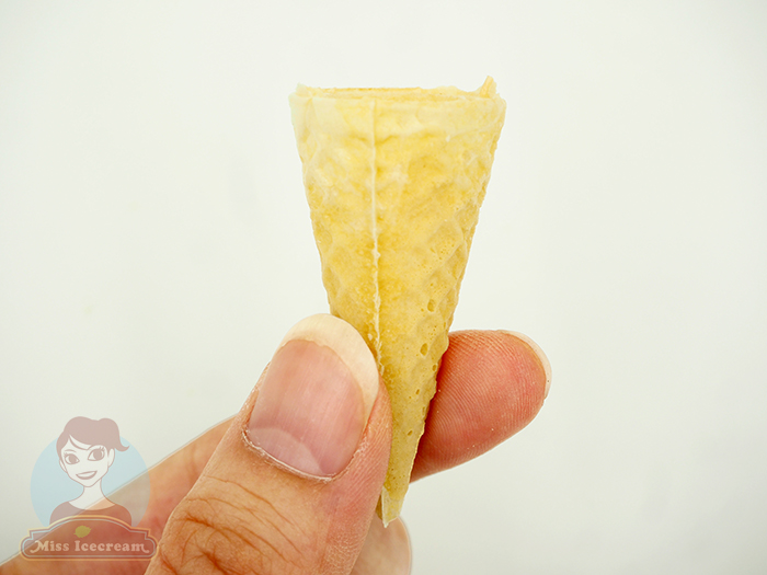 โคนไอศกรีม ยี่ห้อฉอยชิว (CCC)