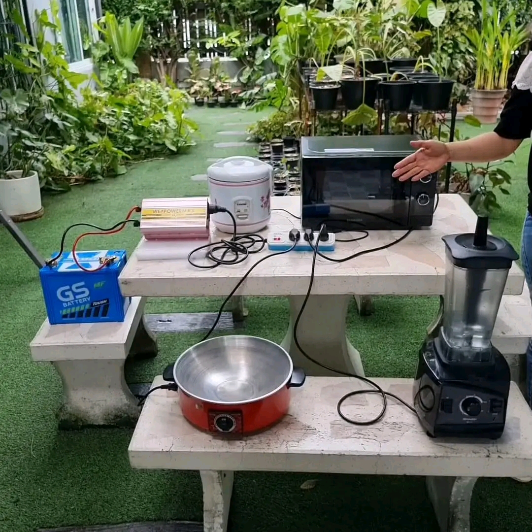 ตัวแปลงไฟ 12V เป็นไฟบ้าน 220V ขนาด 3,000W ยี่ห้อ WE POWER MAX