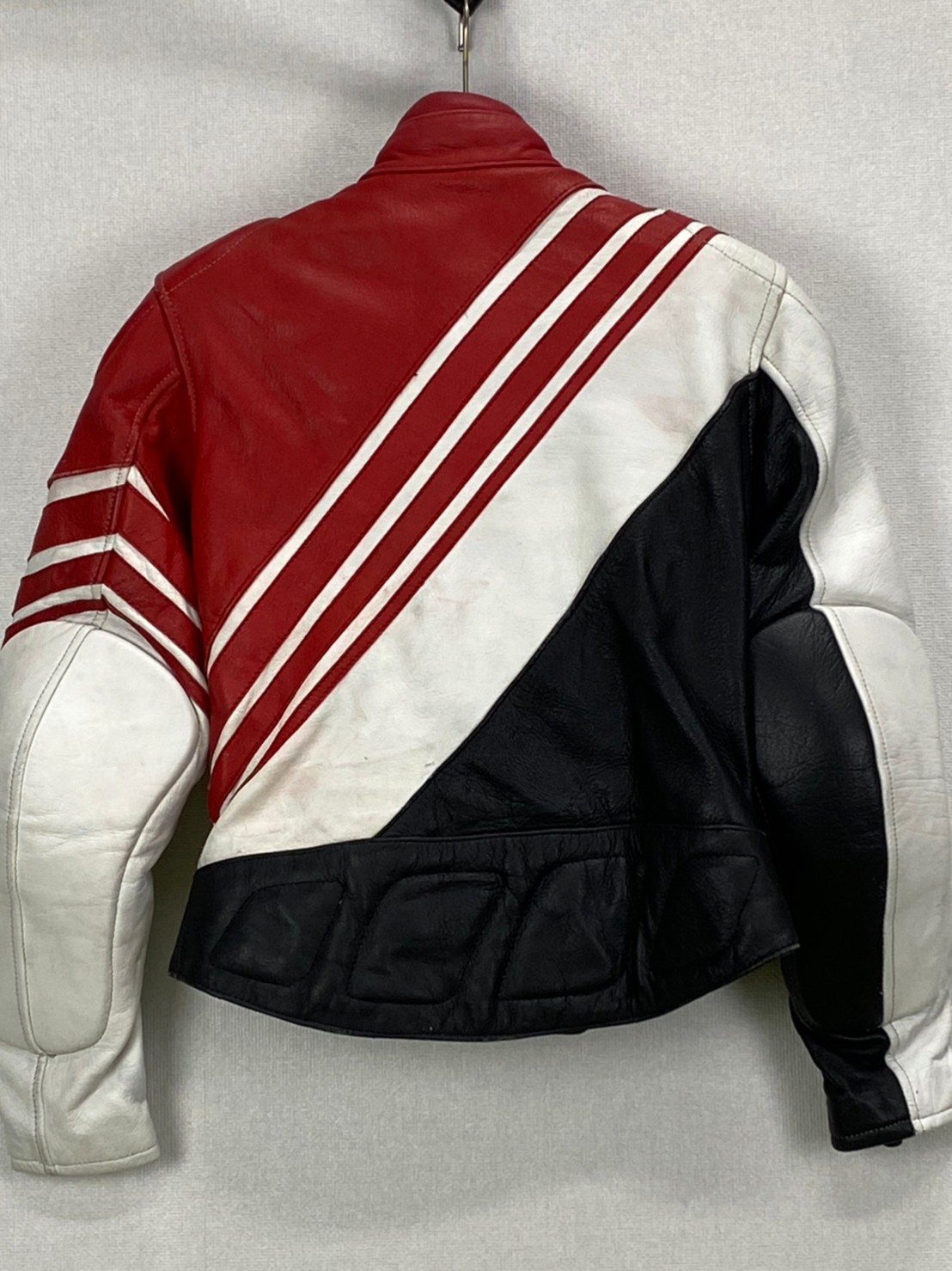 เสื้อการ์ดสำหรับขี่มอเตอร์ไซด์( มือสอง) RCSS 032: อก 34" ยาว 21" ** Heingericke **