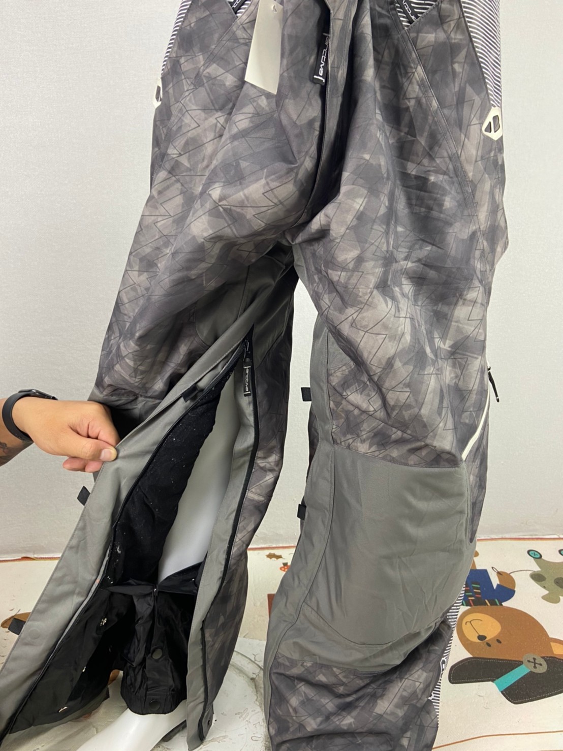 กางเกงขี่มอเตอร์ไซด์ ( มือสอง ) E&A 176: เอว 46" ยาว 30" **arctlva