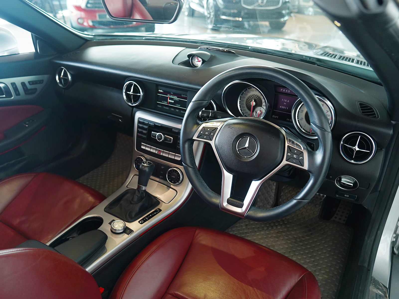 MERCEDES BENZ SLK200 AMG ปี 2013