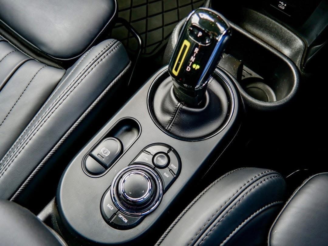 MINI Cooper SE MINI Yours Enigmatic Black Metallic LCI ปี 2021