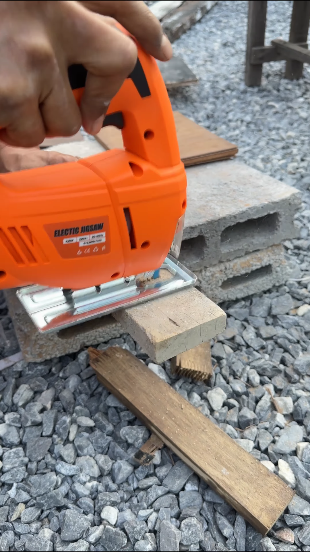 เลื่อยจิ๊กซอ ONSEN รุ่น ON-431 แถมใบเลื่อย 1 ใบ และ ประแจ 1 ชิ้น