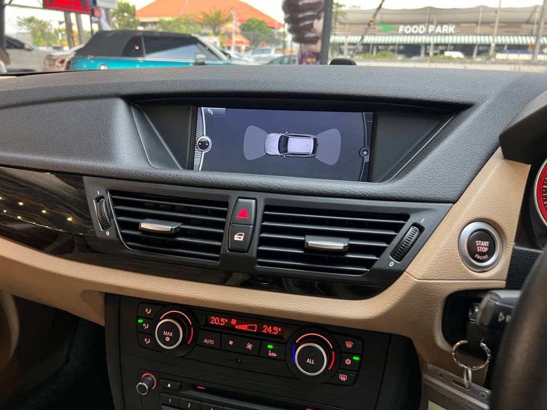 BMW X1 sDrive18i ปี 2012